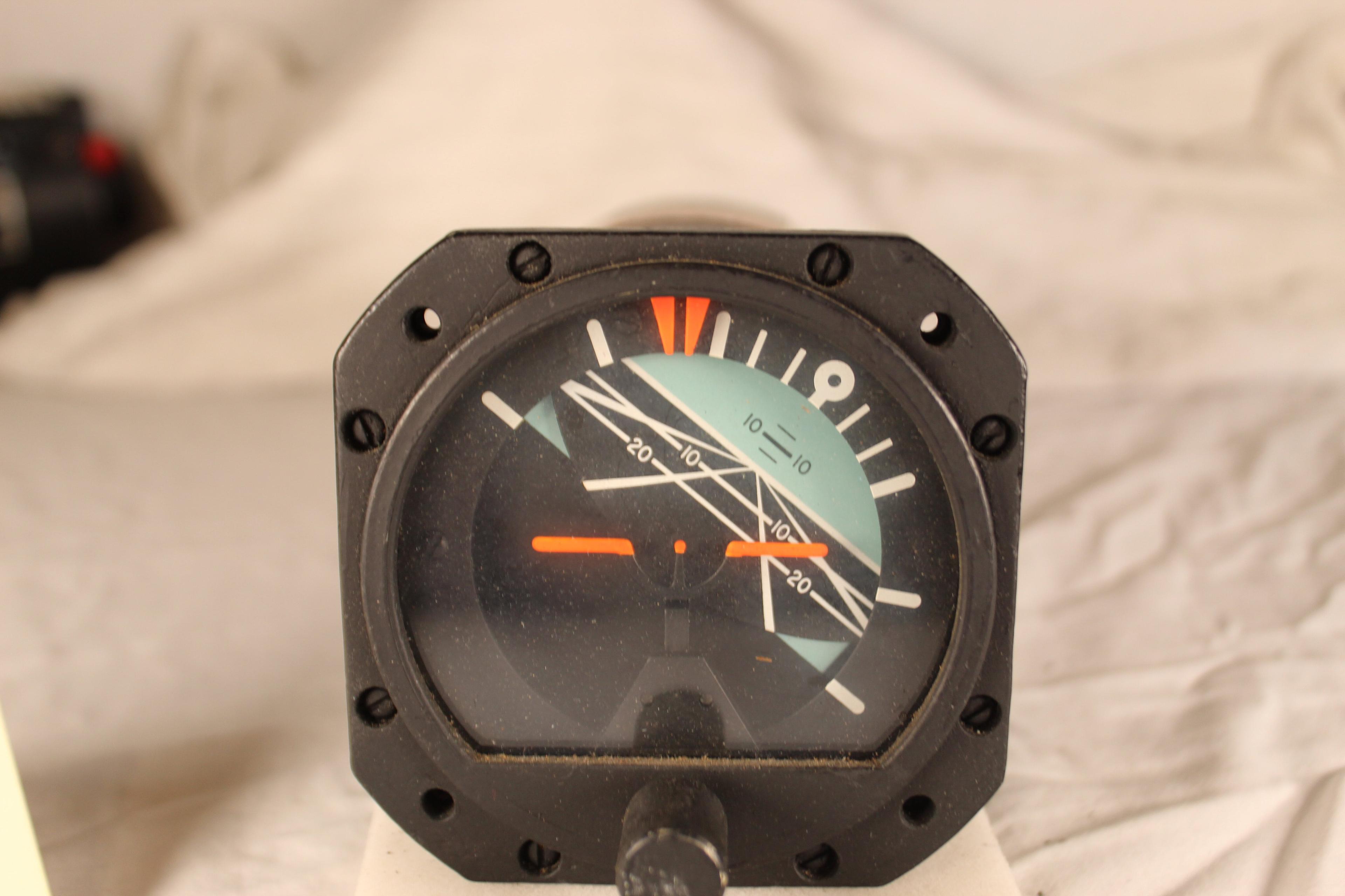 Edo Aire attitude Gyro model 5000E-8 erects but 5° to left