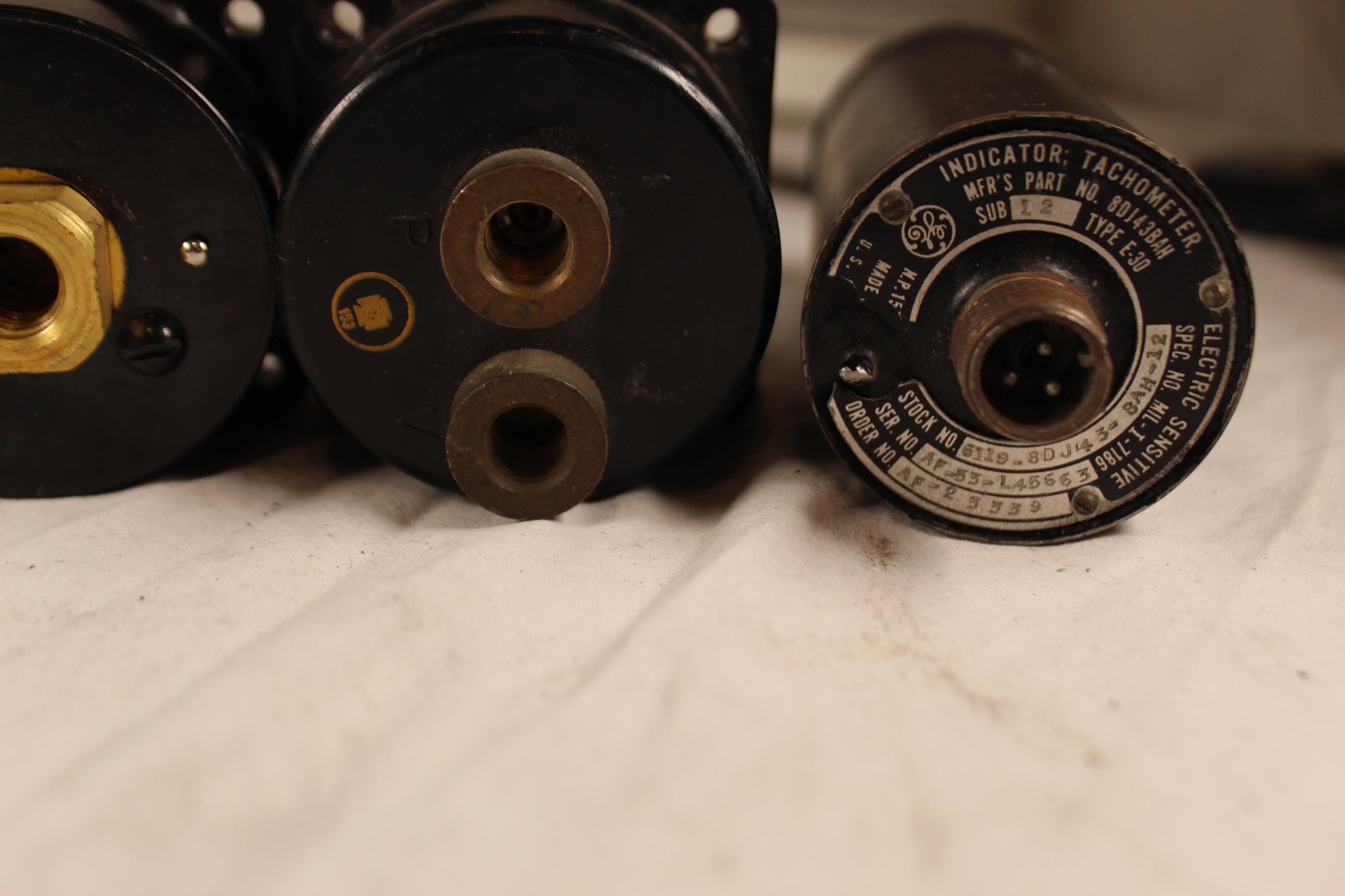 Lot of 3 pressure/suction/RPM indicators
