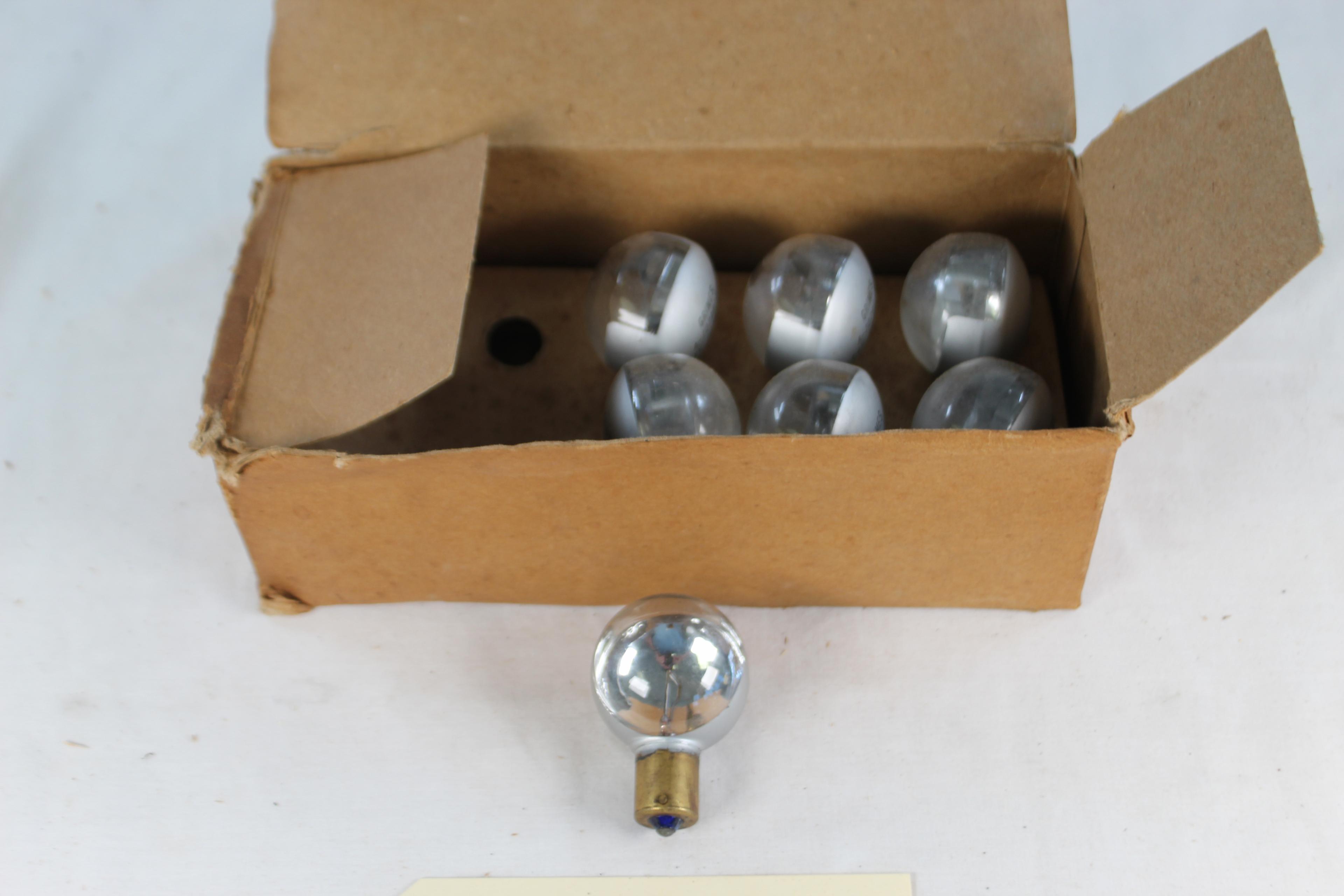 LOT OF 7 GRIMES REFLECTOR BULBS P/N A-7079B-12