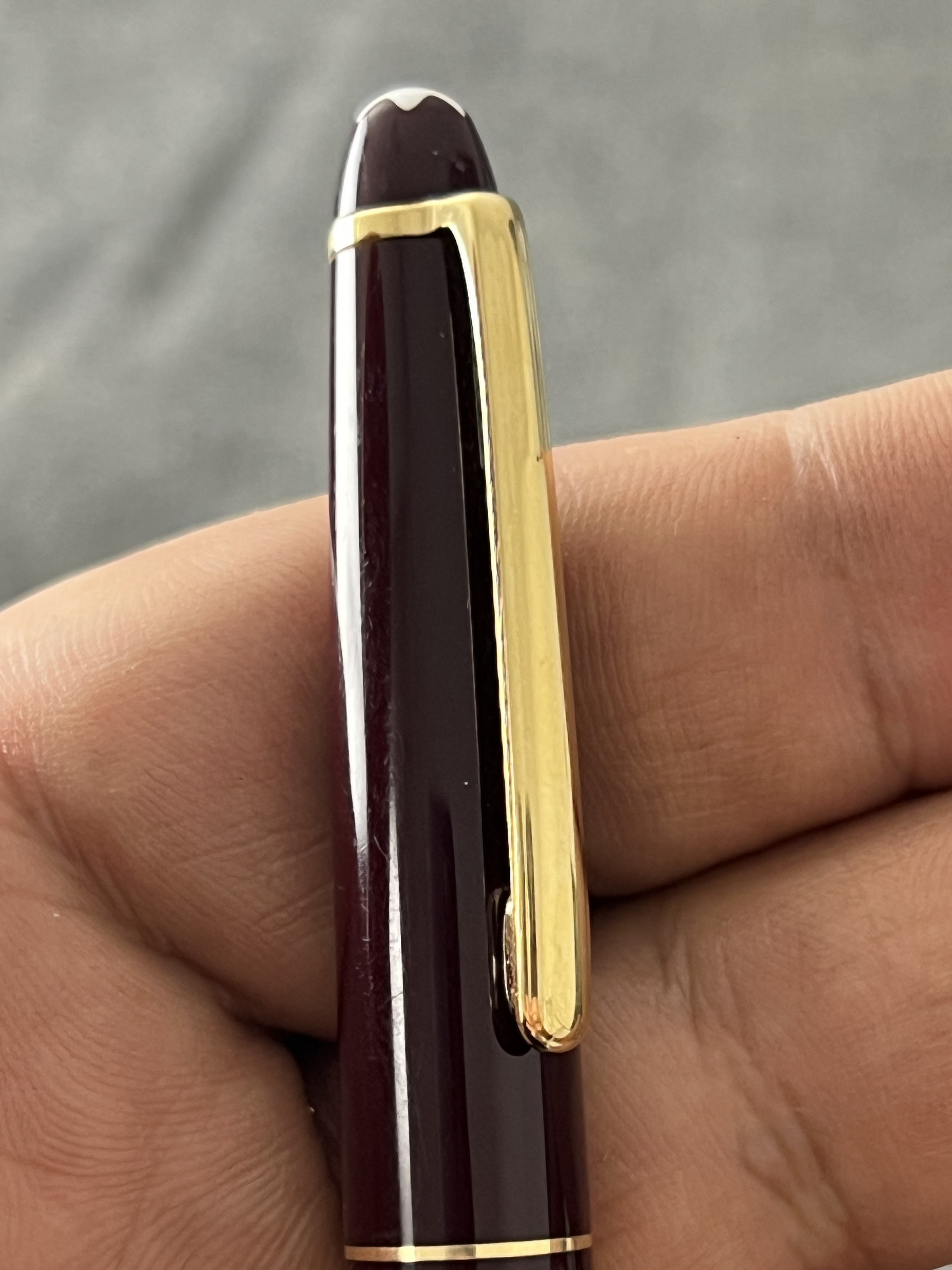 MONTBLANC MEISTERSTUCK  BALLPOINT PEN BURGUNDY