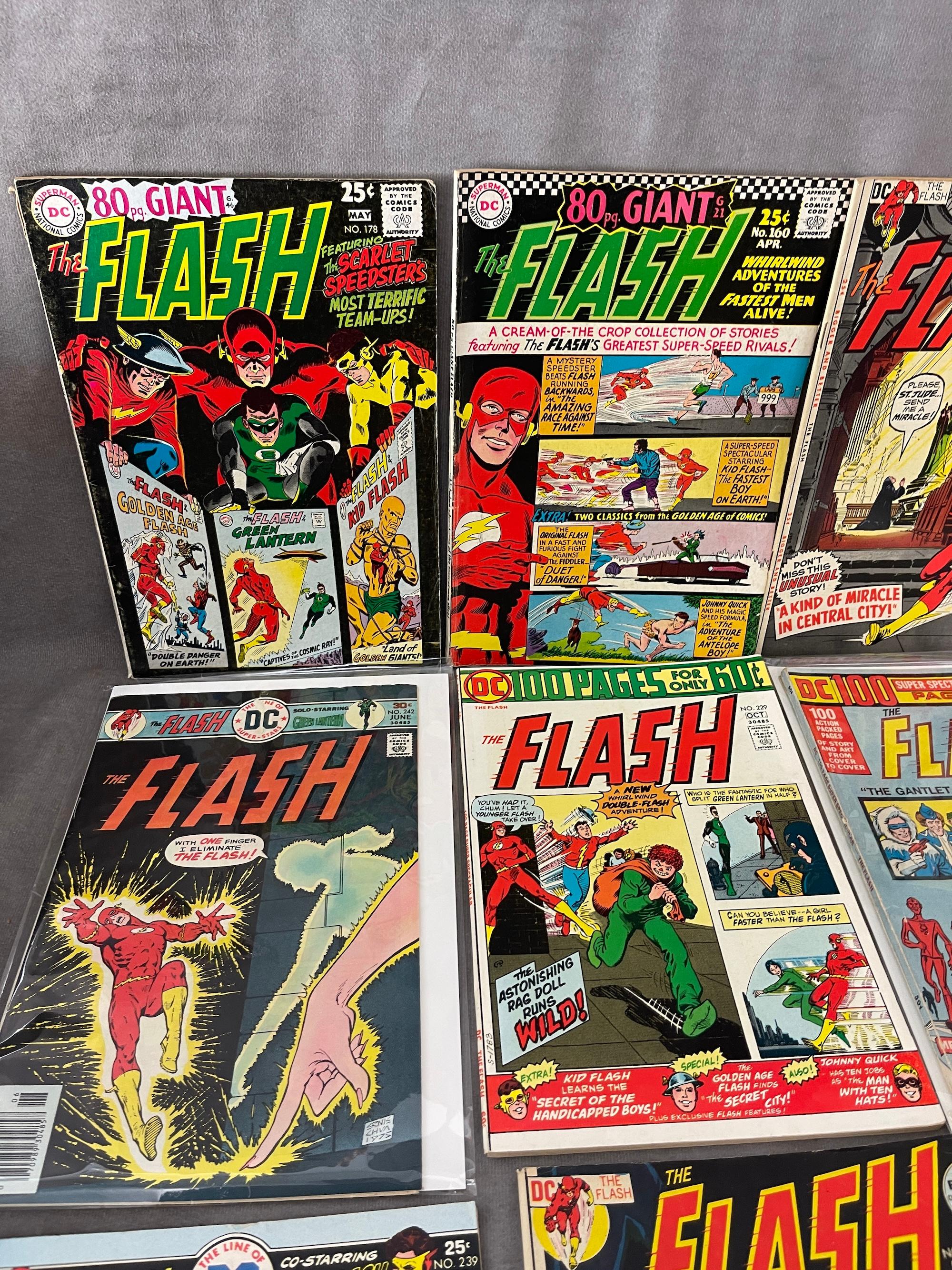 VINTAGE COMIC BOOK COLLECTION flash DC COMICS OT 14