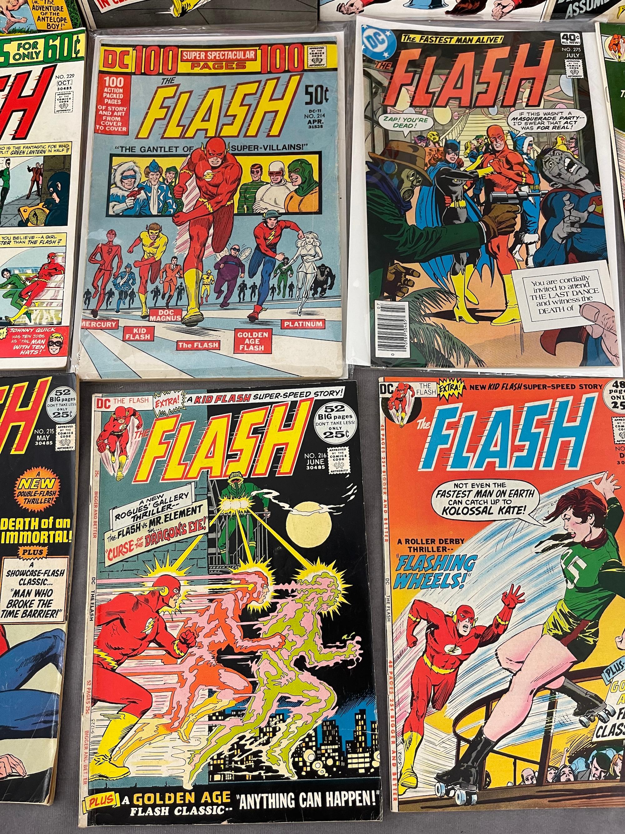 VINTAGE COMIC BOOK COLLECTION flash DC COMICS OT 14