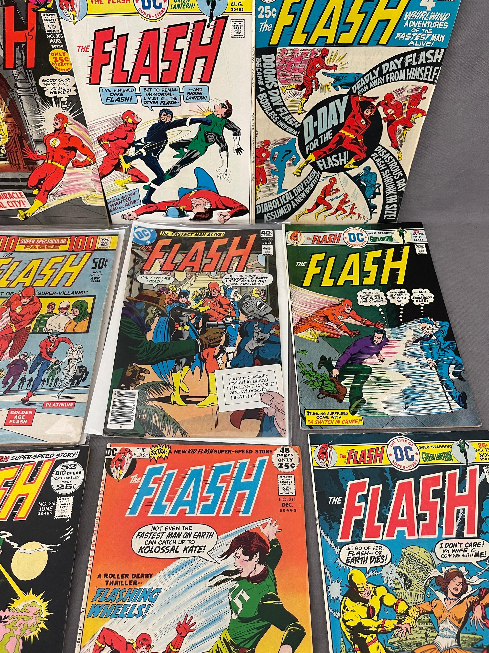 VINTAGE COMIC BOOK COLLECTION flash DC COMICS OT 14