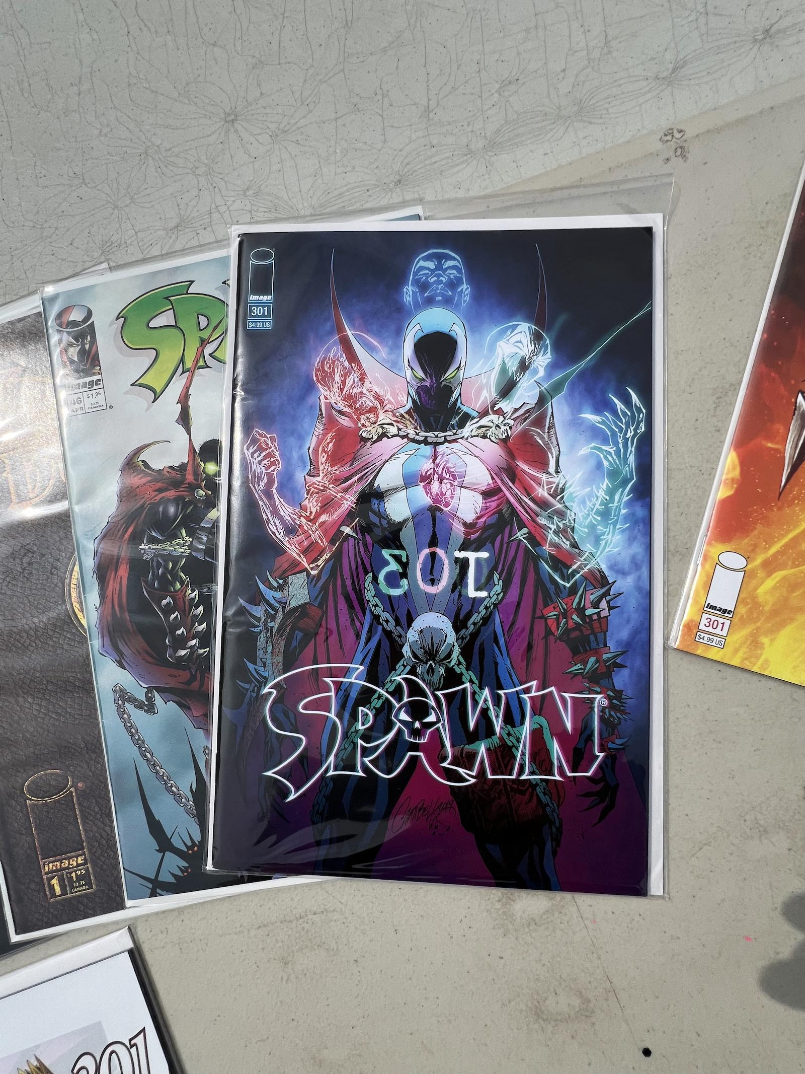 Comic Book Spawn Collection lot 10 NF