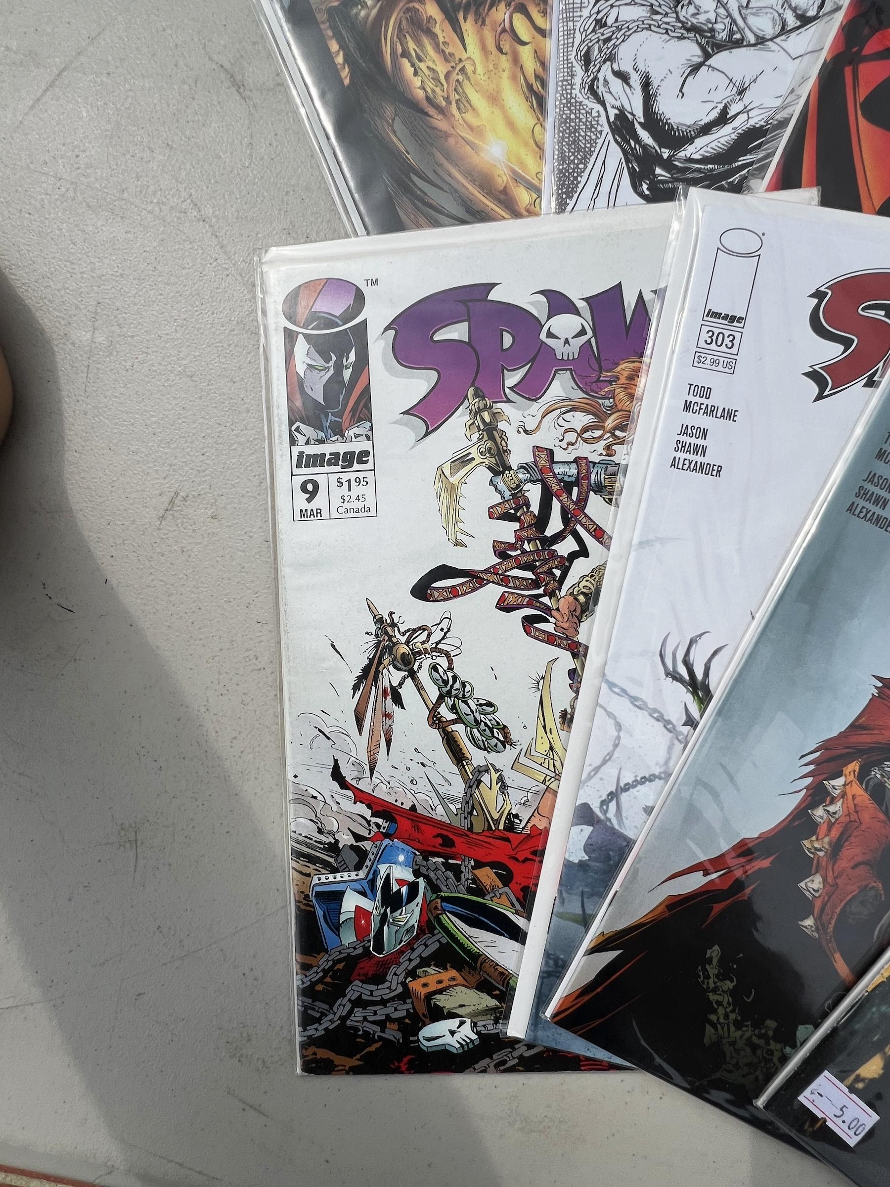 Comic Book Spawn Collection lot 10 NF