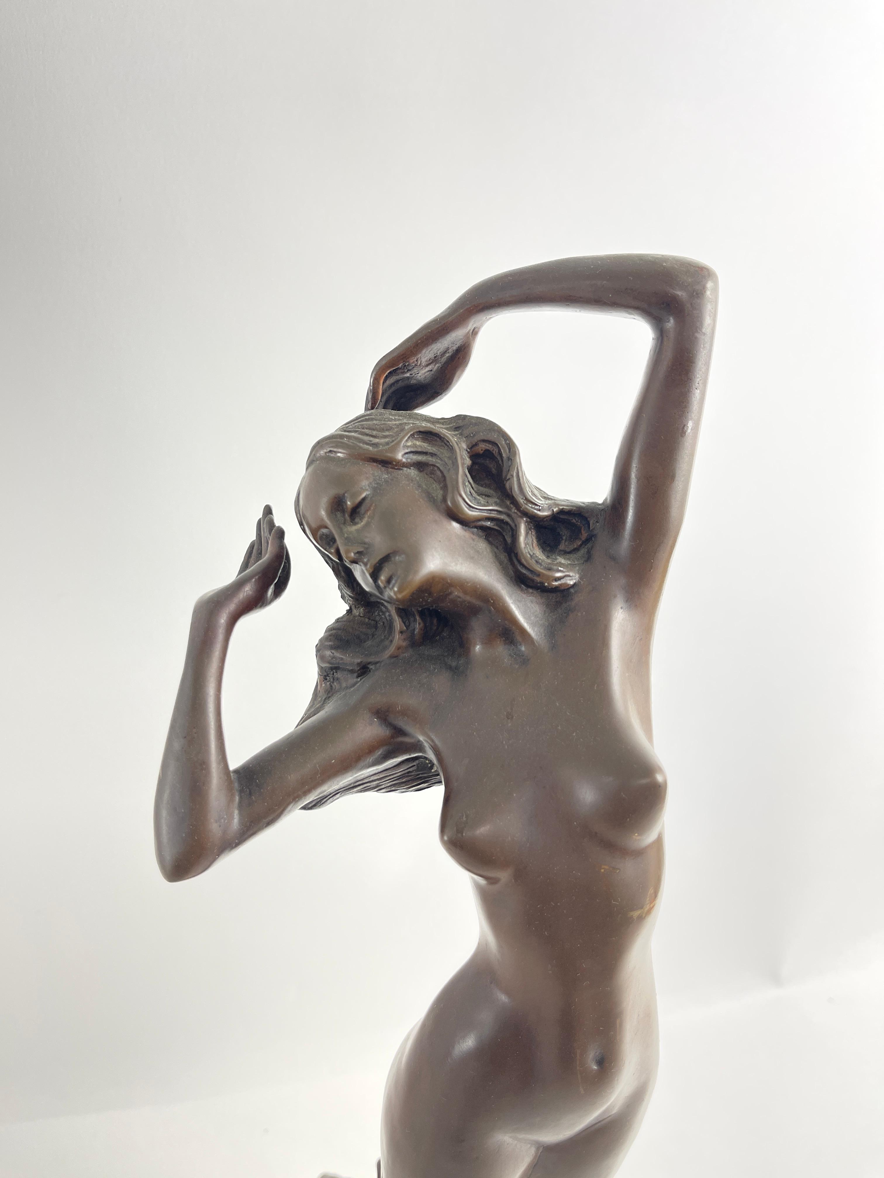 ANTIQUE BRONZE STATUE SIGNED NUDE WOMAN