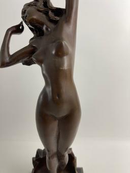 ANTIQUE BRONZE STATUE SIGNED NUDE WOMAN