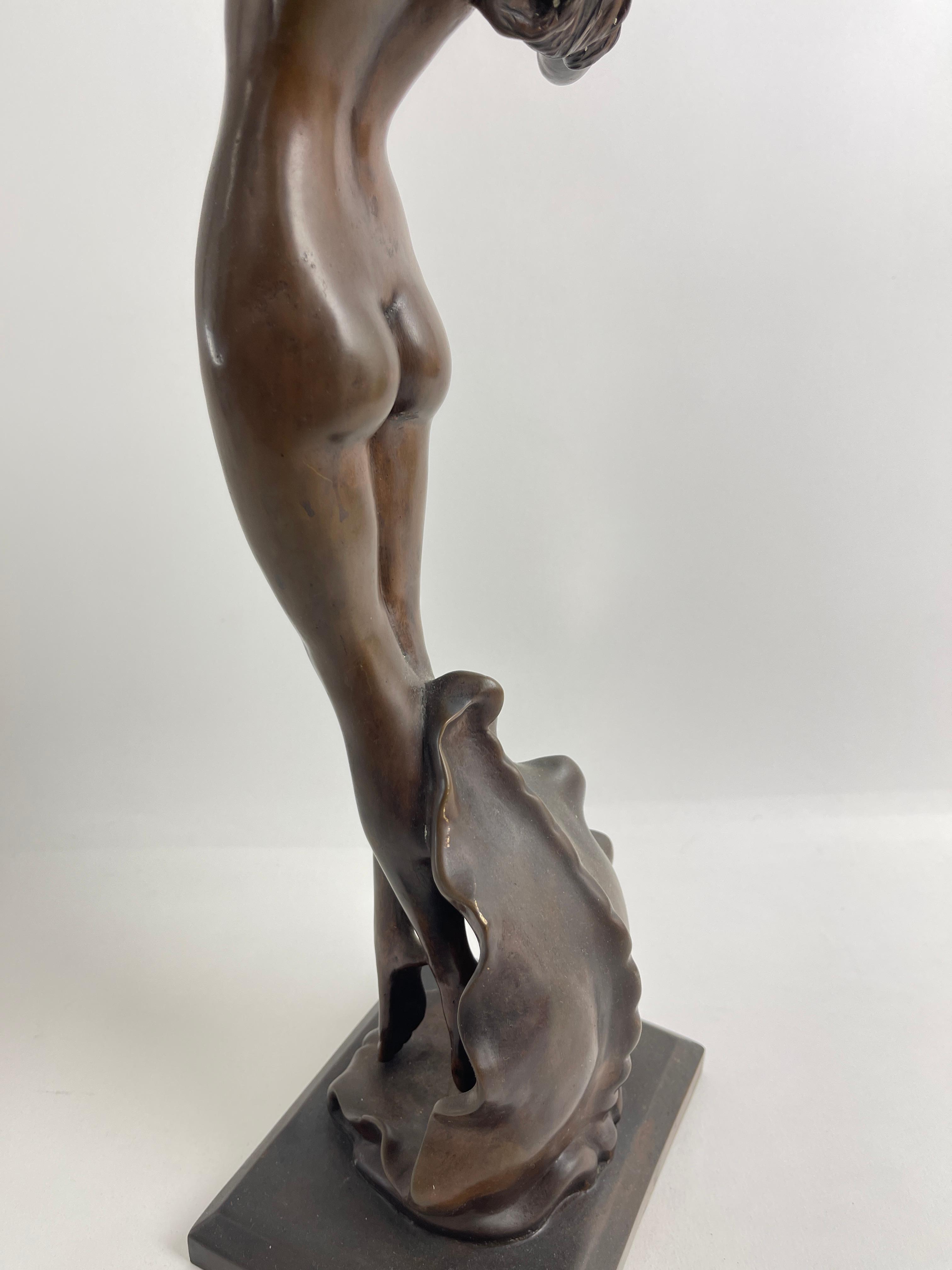 ANTIQUE BRONZE STATUE SIGNED NUDE WOMAN