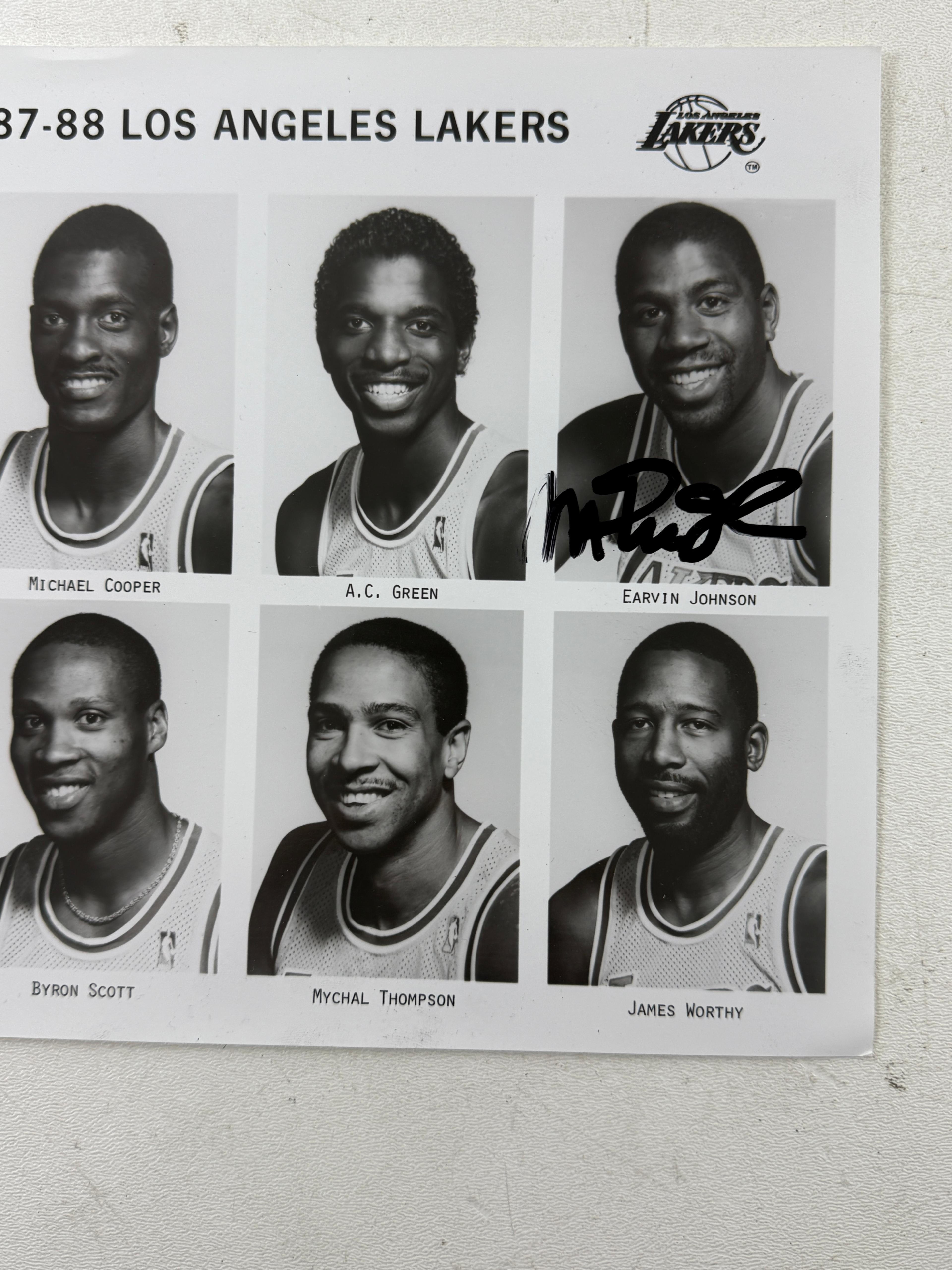 Vintage NBA Lakers Basketball Photo Signed Earvin Johnson 8 x 10