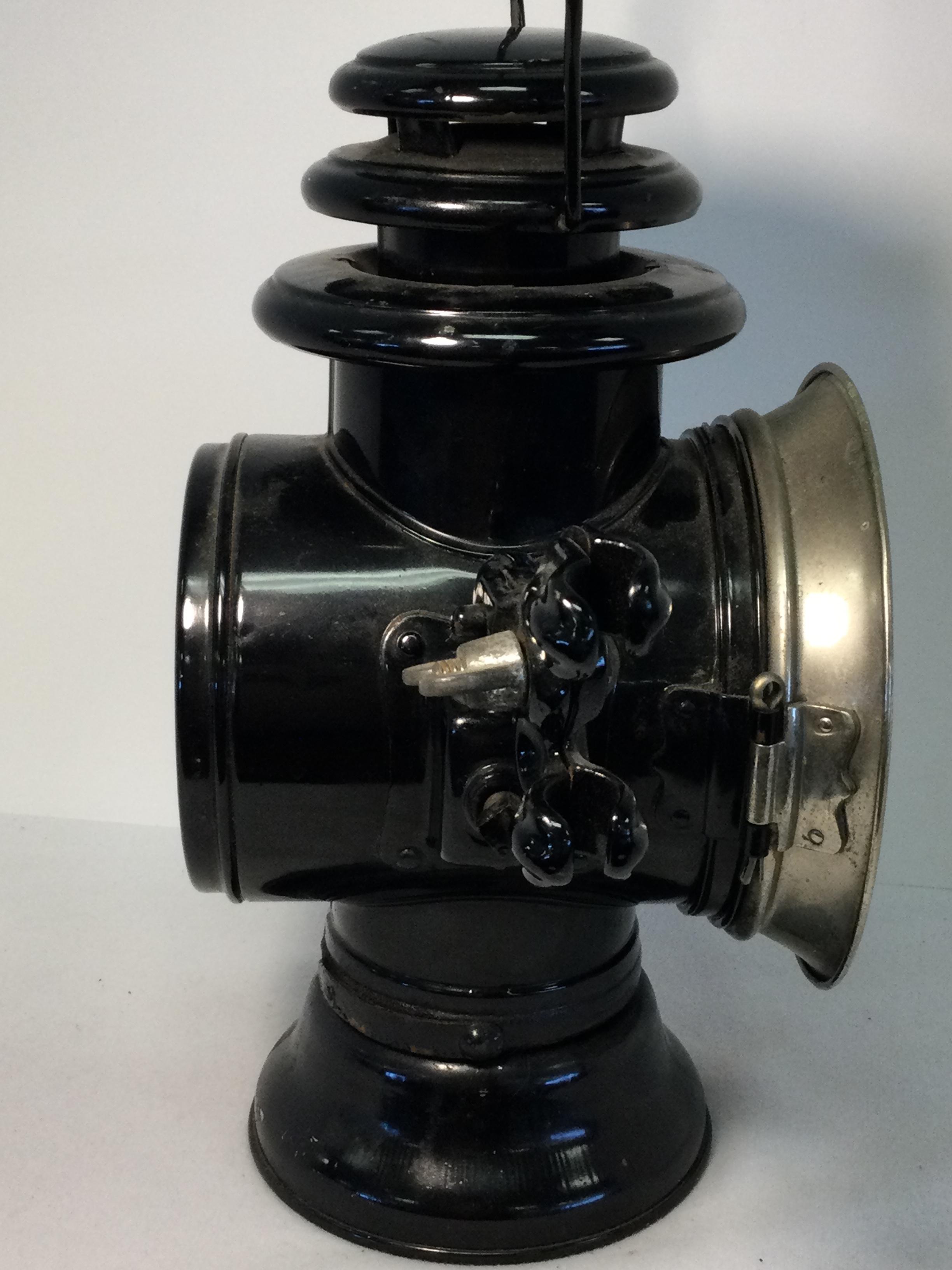 Beautiful 1901-1908 Dietz Buggy Oil Lamp