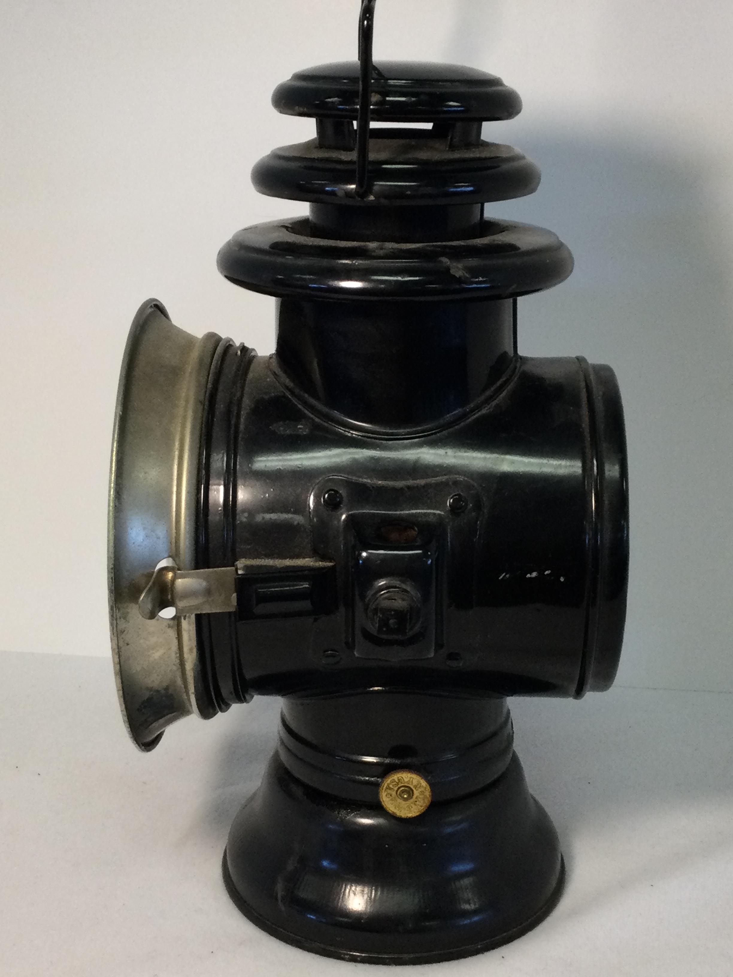 Beautiful 1901-1908 Dietz Buggy Oil Lamp