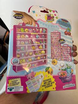 (1)SHOPKINS COLLECTORS CASE (1) MIX PUP "DRESS UP FUN"