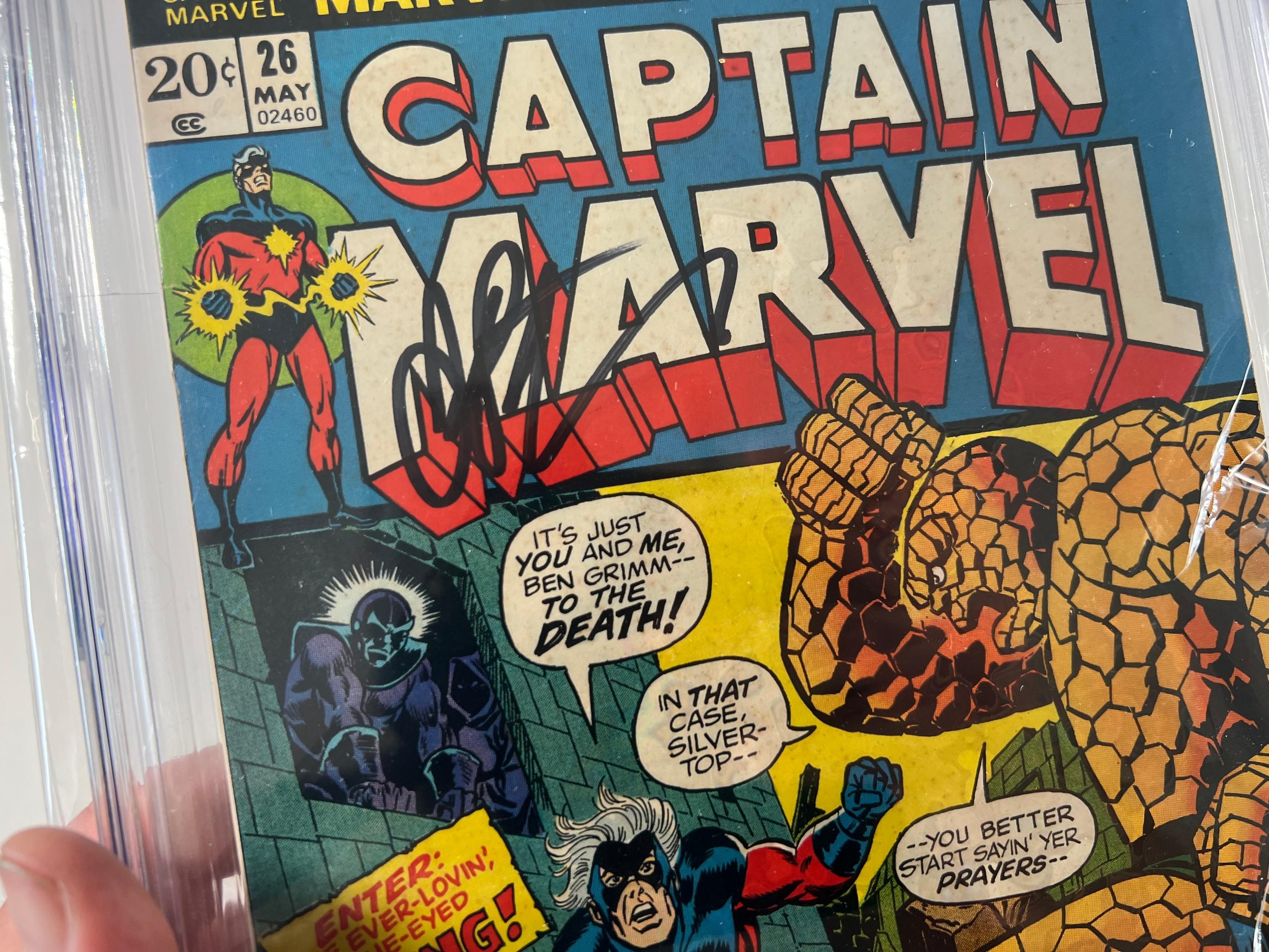 CAPTAIN MARVEL #26 - CGC SIGNATURE GRADE 8.5 - SIGNED JIM STARLIN 18' - (TH