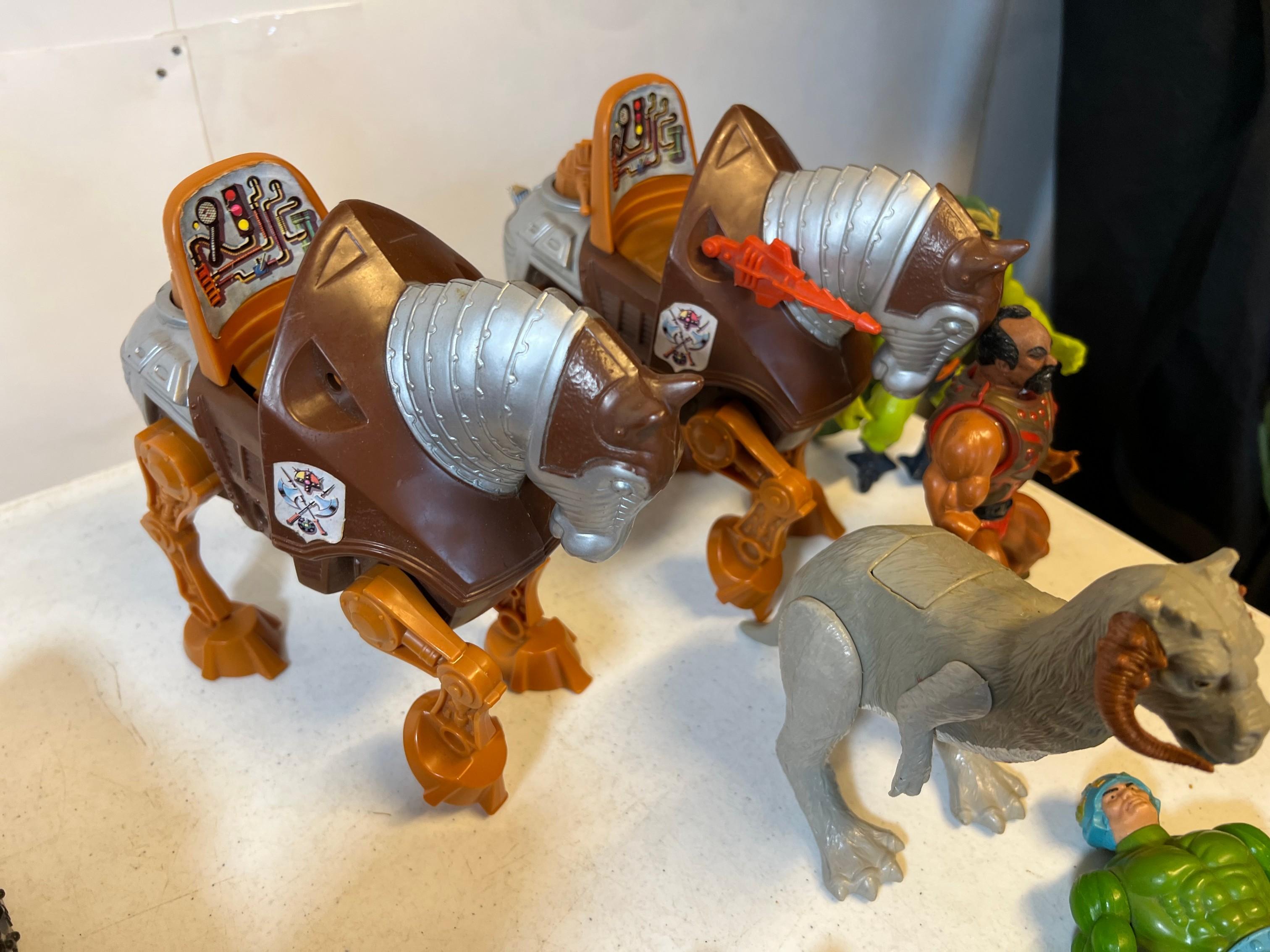 LOT - MISC ACTION FIGUES