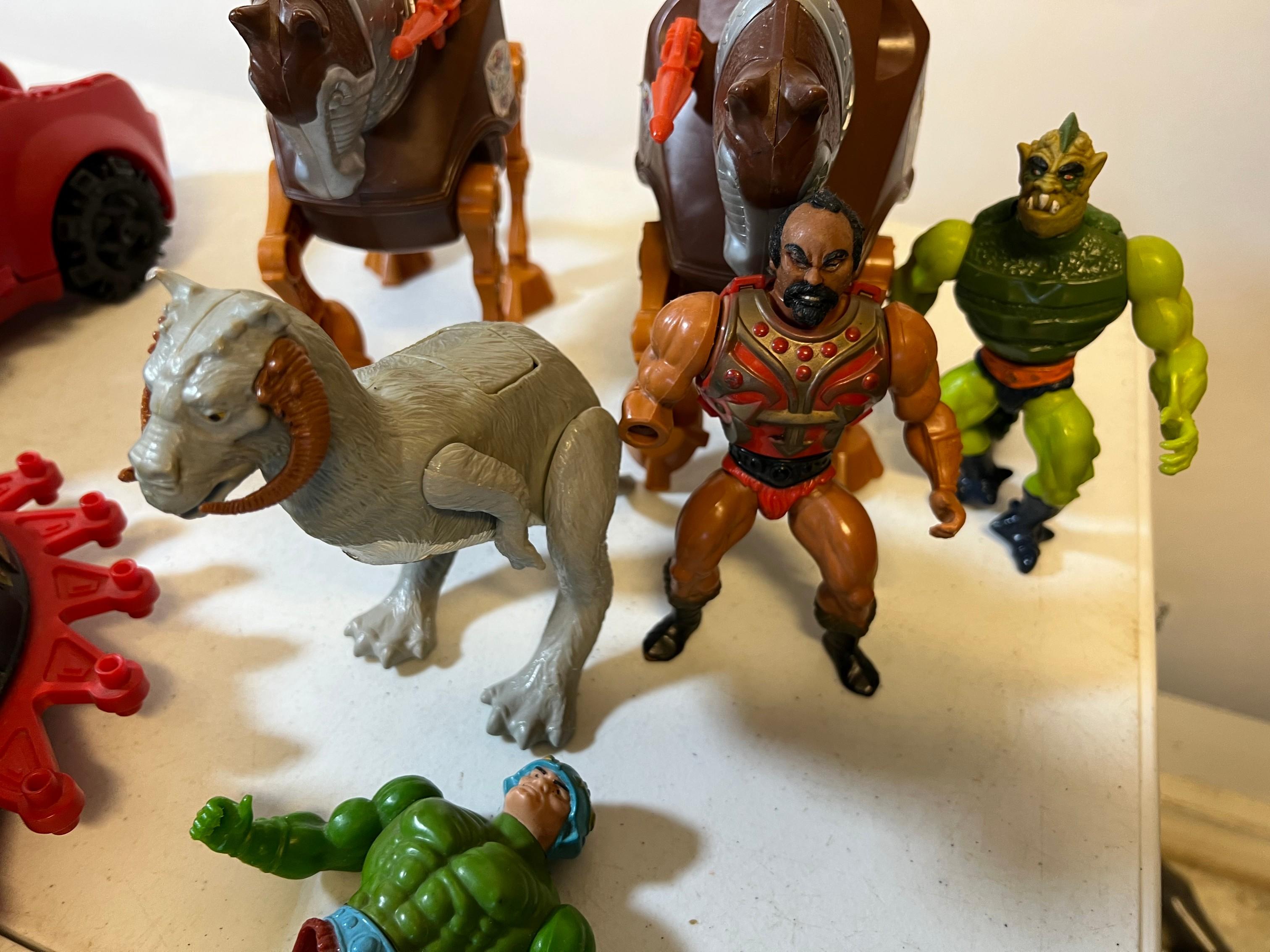 LOT - MISC ACTION FIGUES