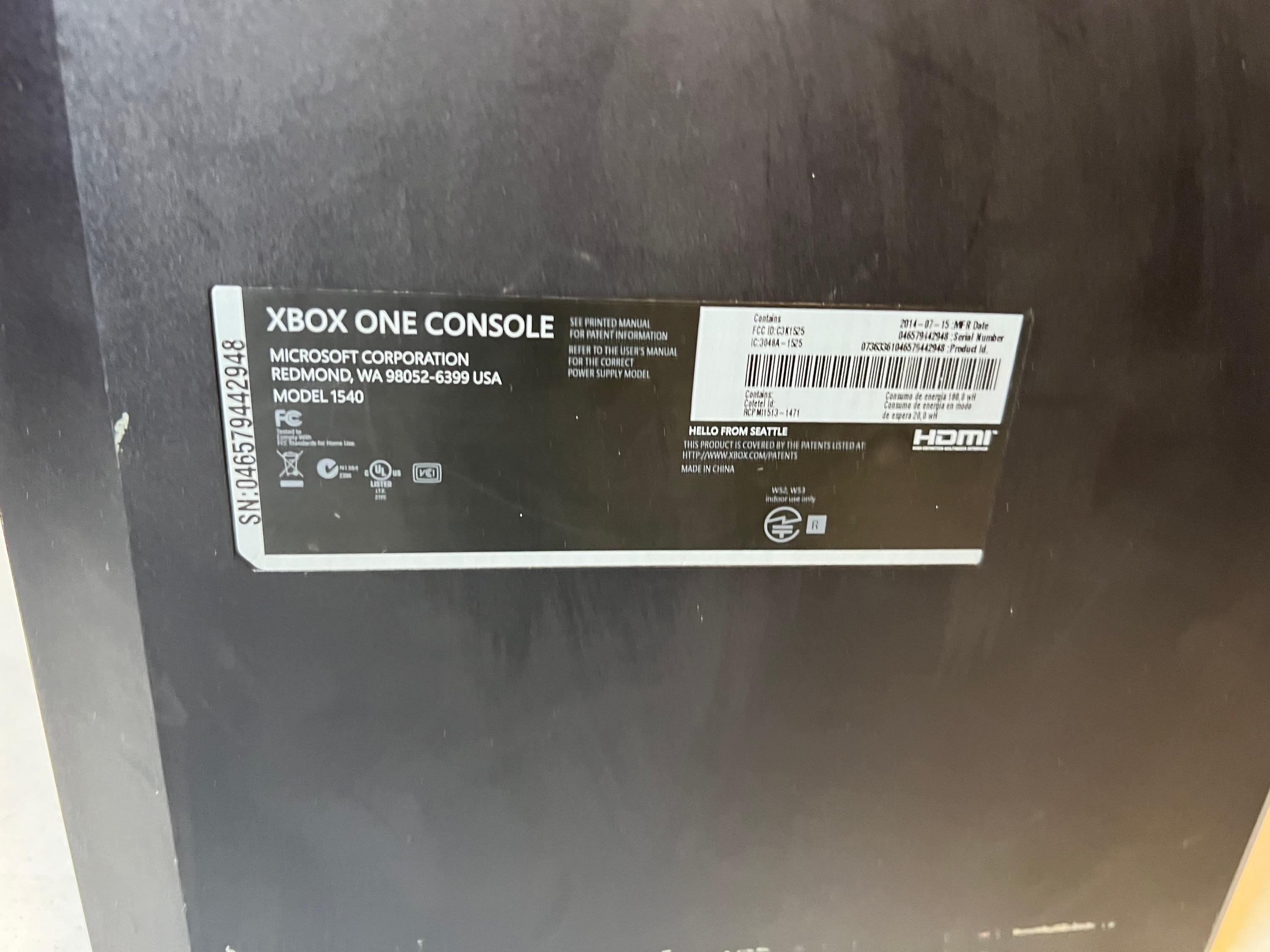 XBOX ONE - WORKS BUT DOES NOT READ DISCS STILL PLAYS DIGITALLY