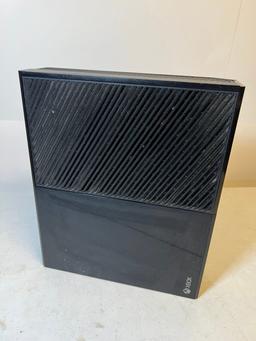 XBOX ONE - WORKS BUT DOES NOT READ DISCS STILL PLAYS DIGITALLY