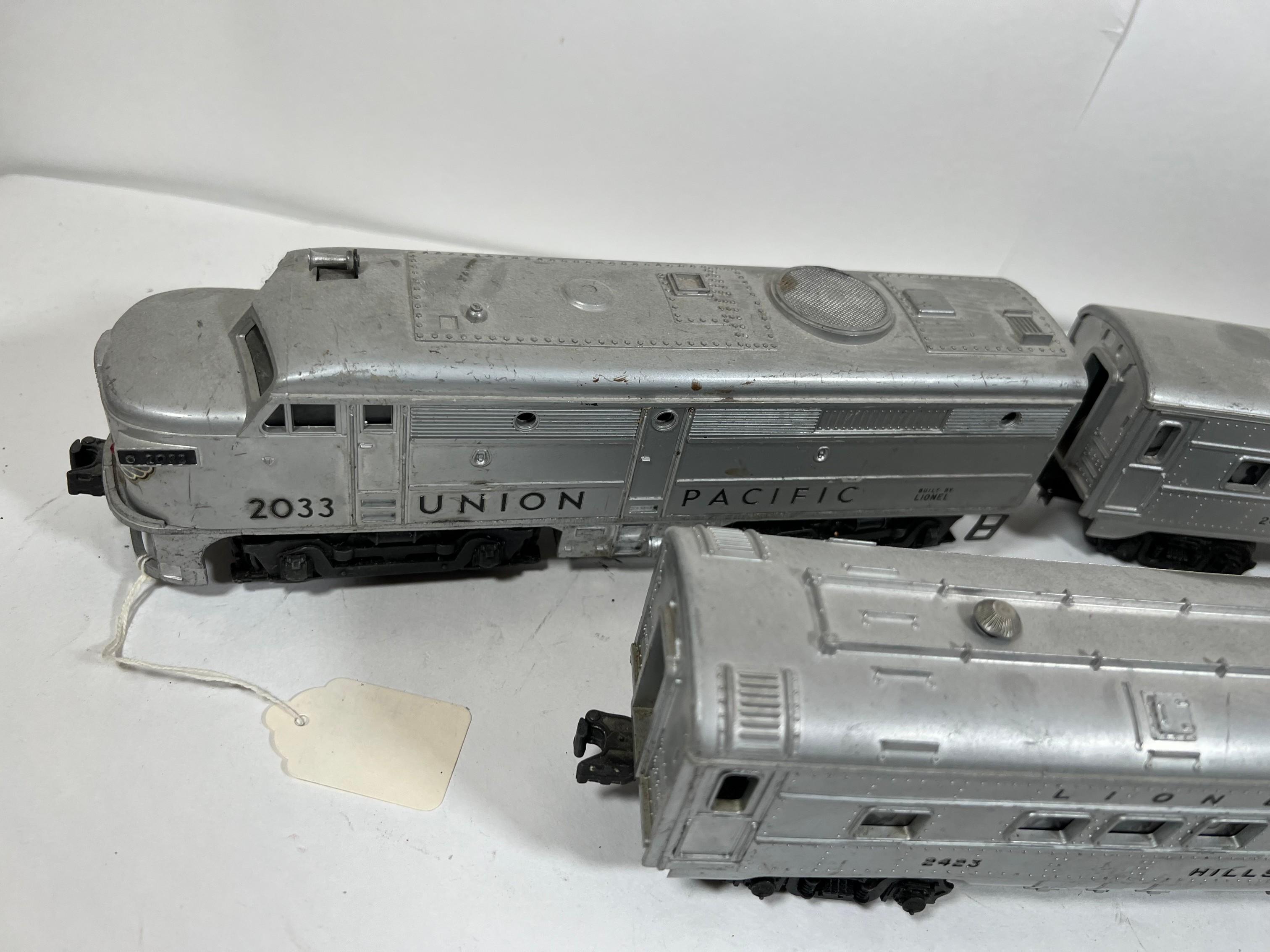 LIONEL TRAINS - INCLUDING (1) 2033 UNION PACIFIC ENGINE CAR