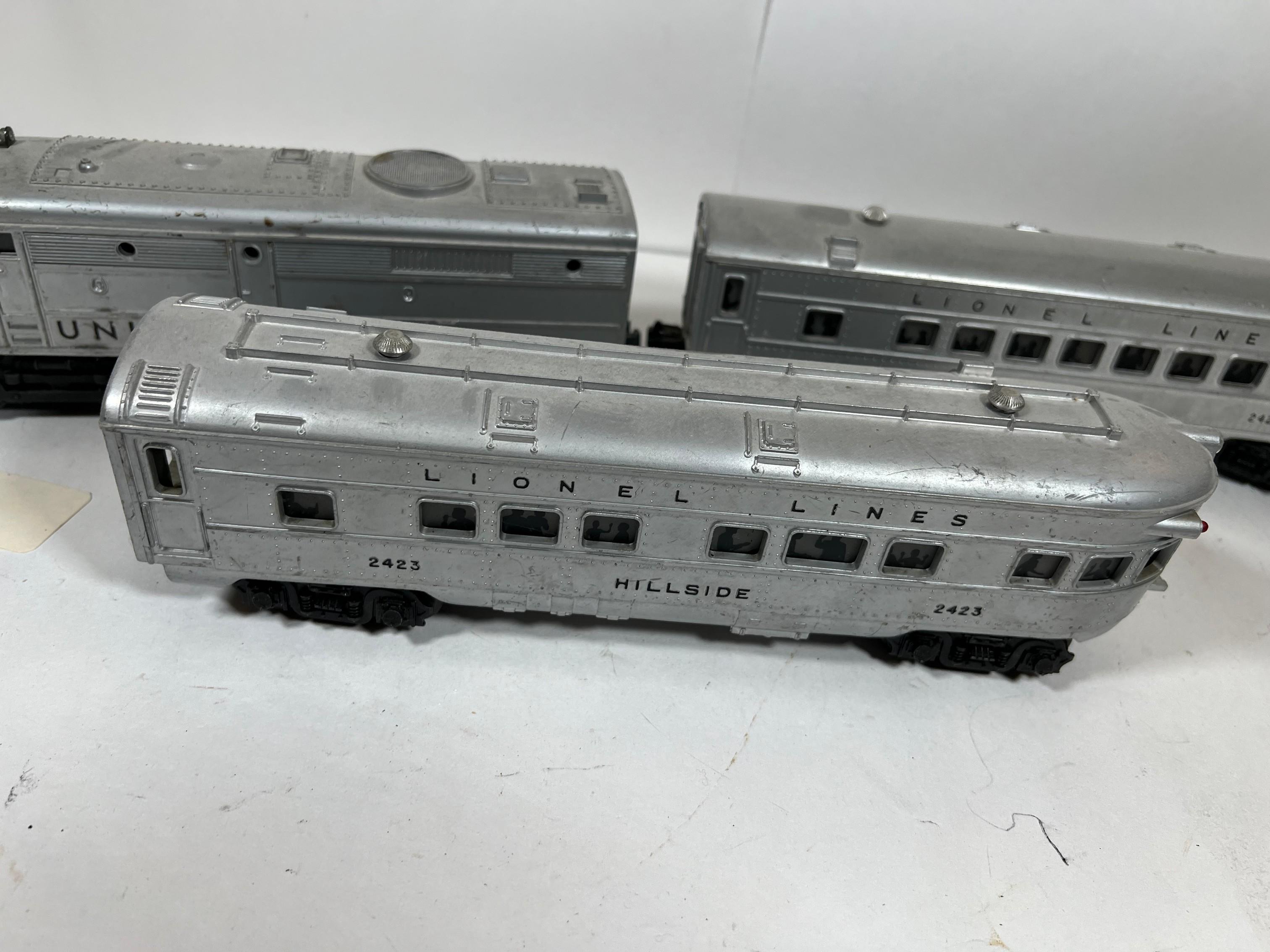 LIONEL TRAINS - INCLUDING (1) 2033 UNION PACIFIC ENGINE CAR