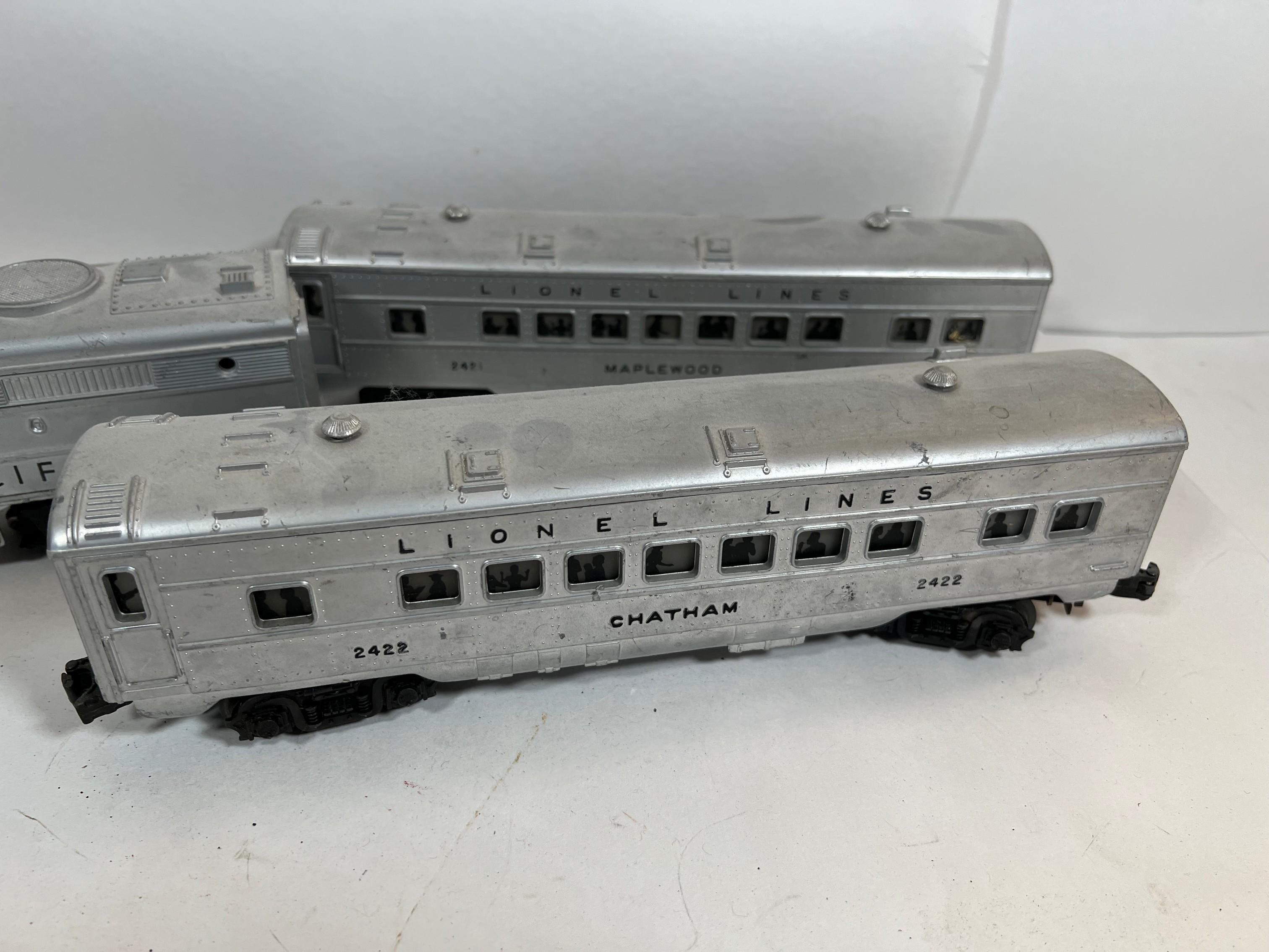 LIONEL UNION PACIFIC TRAINSS -