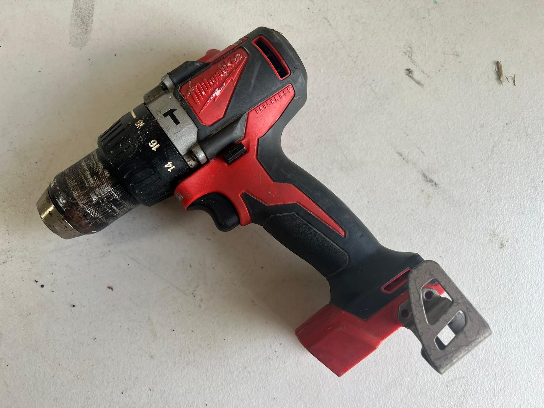 MILWAUKEE 1/2" HAMMER DRILL/DRIVER