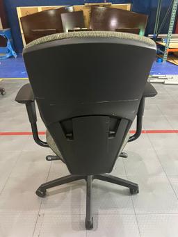 OFFICE CHAIR - GREY (LOCATED DAVIE, FL)