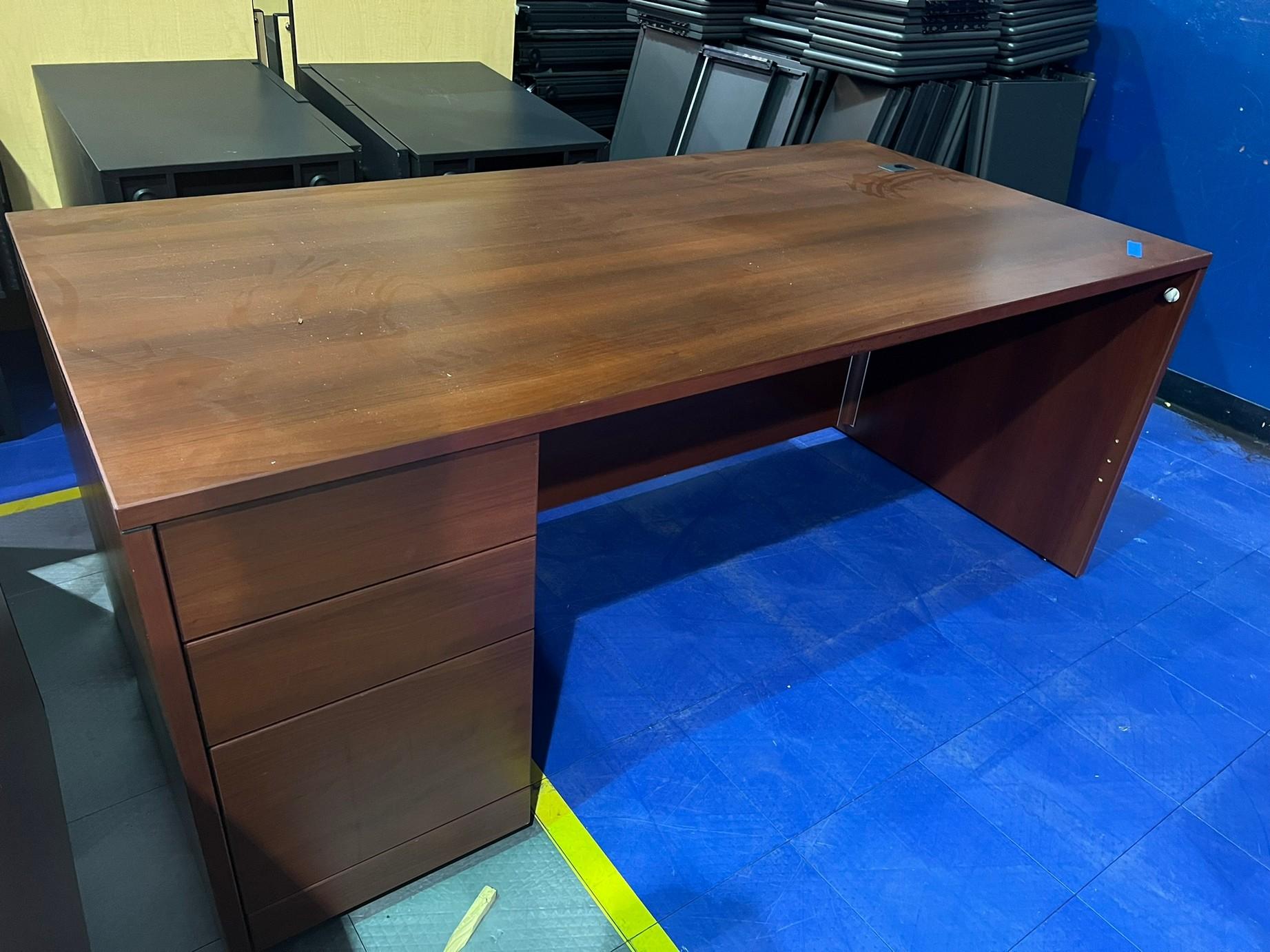 DARK WOOD DESK (3 DRAWERS) (LOCATED DAVIE, FL)