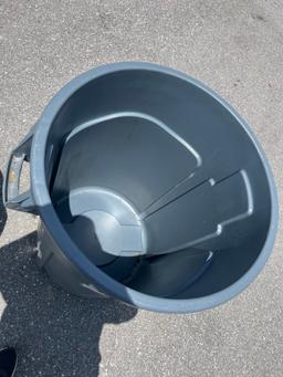 55 GAL BRUTE - RUBBERMAID COMMERICAL PRODUCTS TRASH CAN (POMPANO, FL)