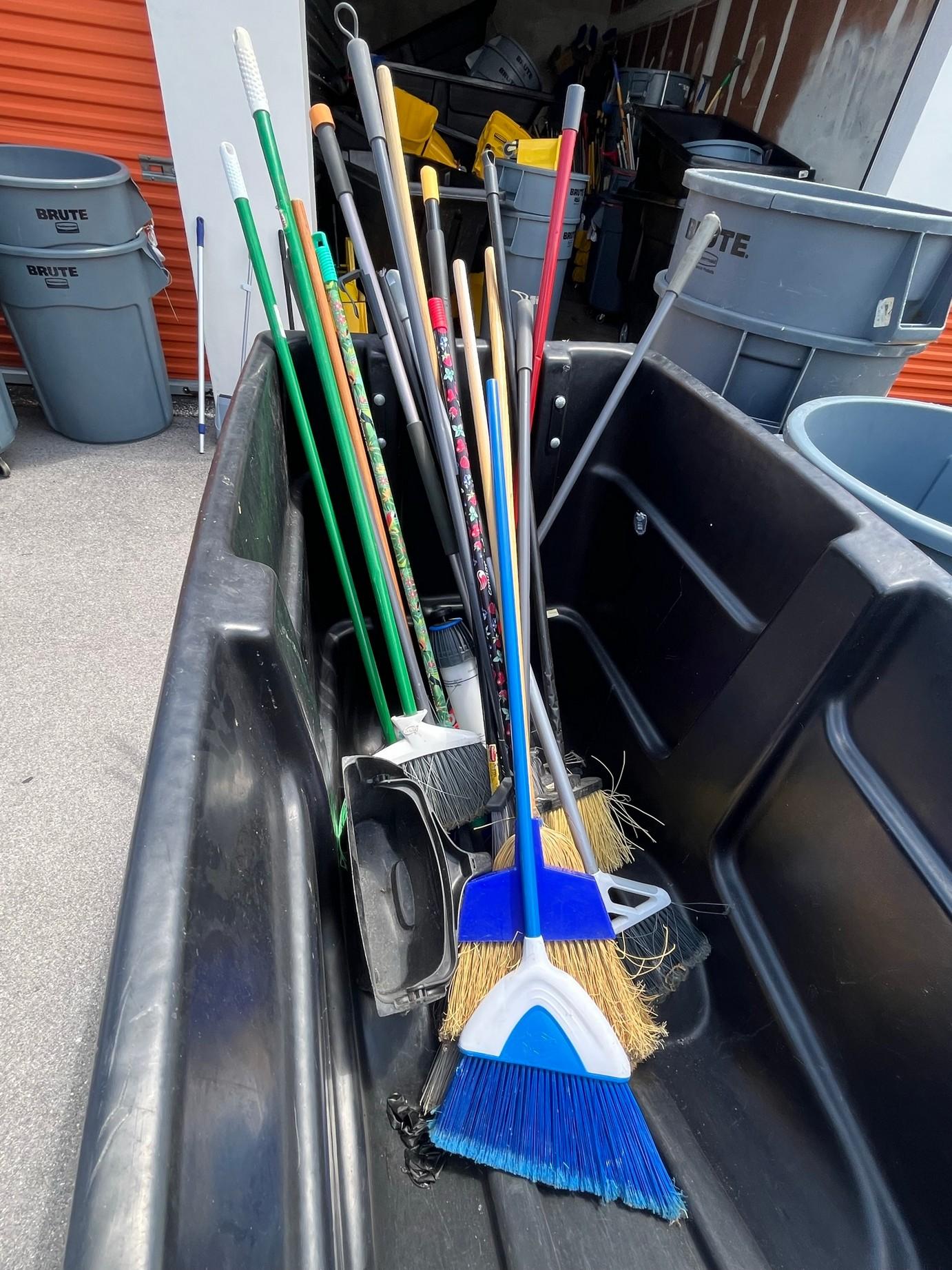ASSORTED BROOMS (TRASH CAN NOT INCLUDED) (POMPANO, FL S21)