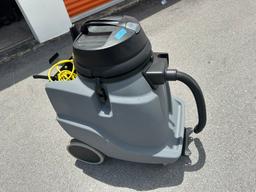 KARCHER 18- GALLON WET/DRY VACUUM (POMPANO, FL - S37)