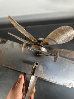 METAL WELDED PROP PLANE DÉCOR