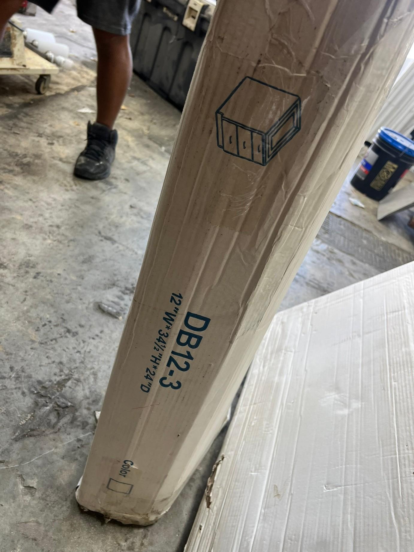CABINET - WHITE - DB12-3 (AW-15) - IN BOX (12"x34.5"x24")