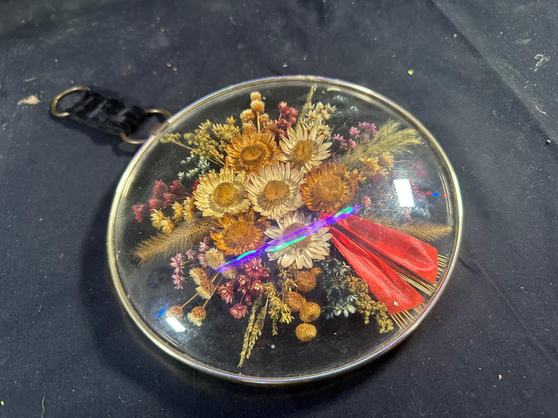 VINTAGE BELGIUM CIDE - DRIED FLOWERS CONVEX GLASS
