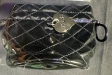 GUESS LEATHER CLUTCH / SMALL PURSE