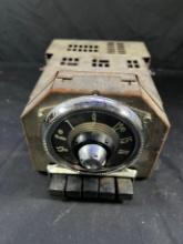 FORD CAR CROWN VICTORIA DASH RADIO - 1950'S