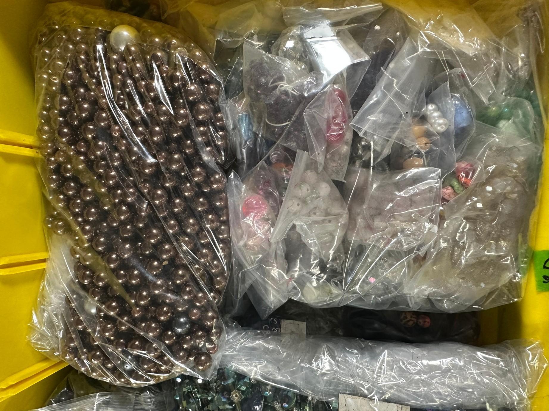 LOT - ASSORTED NECKLACES, ETC