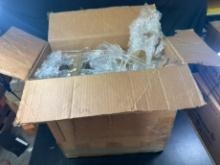 LOT - ASSORTED SMALL LUCITE JEWELRY RETAIL DISPLAYS