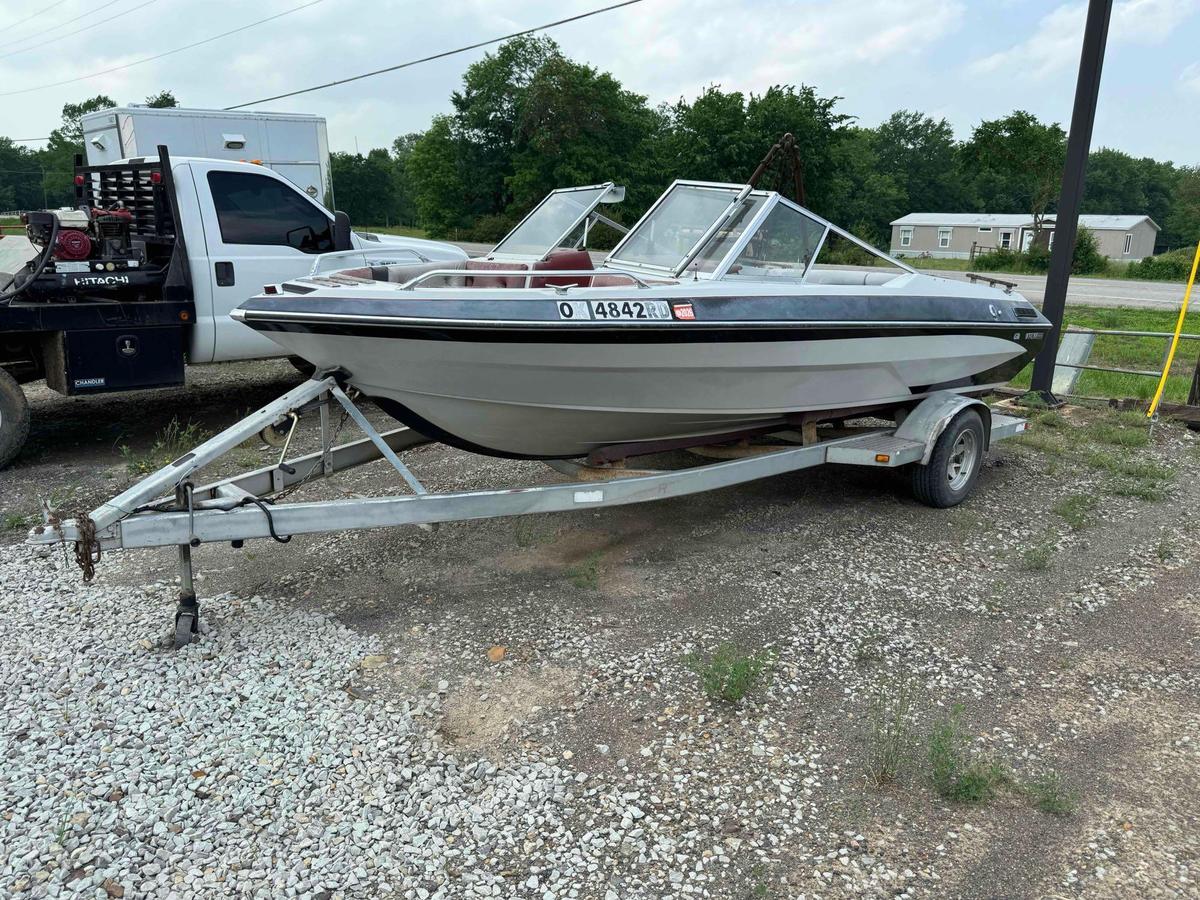 Glastron Conroy 19 foot boat