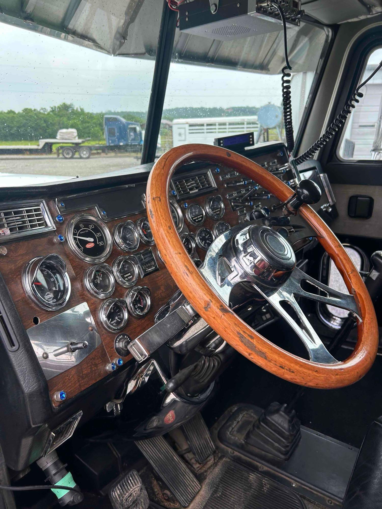 1999 Peterbilt 379 Truck, VIN # 1XP5DB9X6XD484134