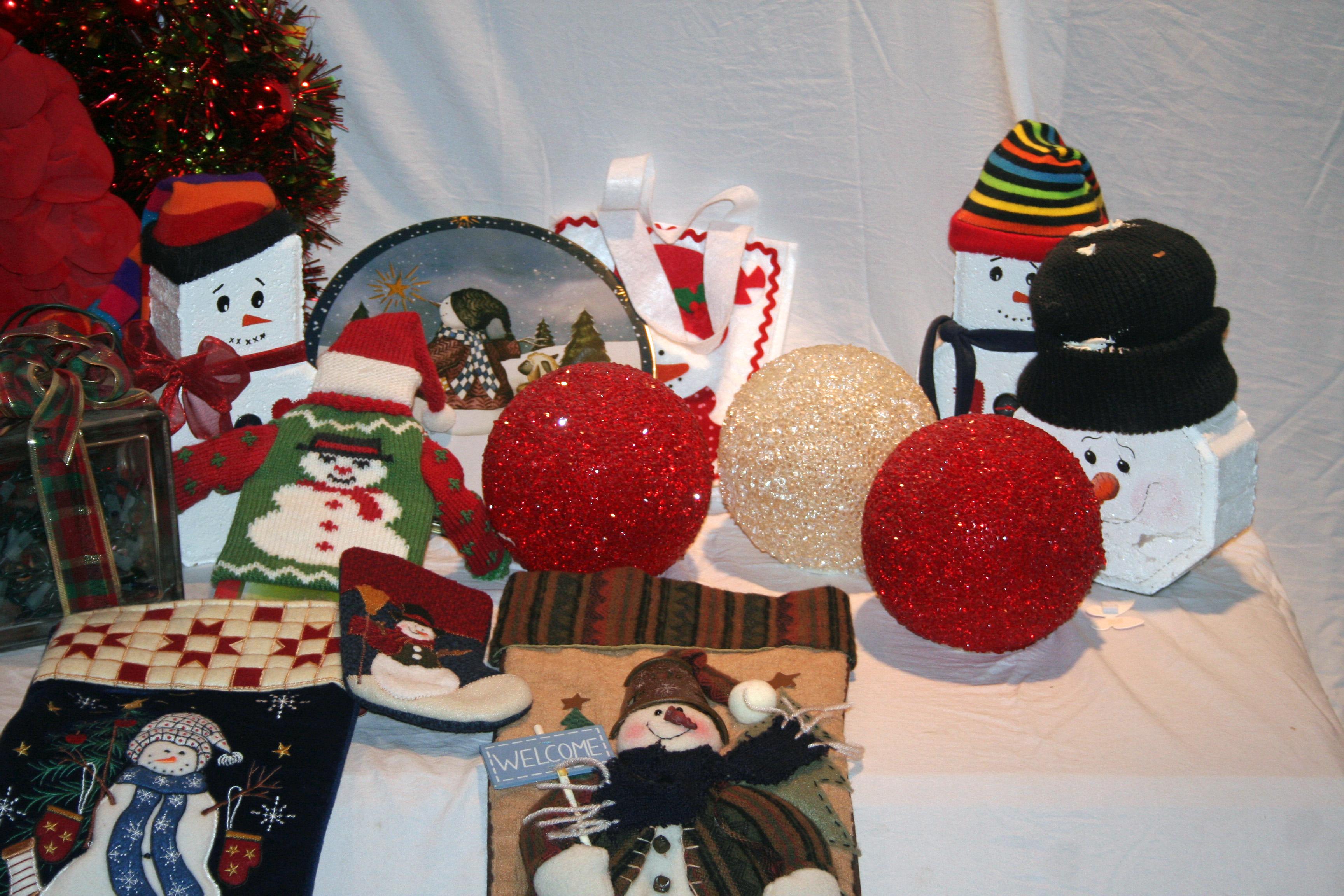 Snowman Themed Decorator Items 4