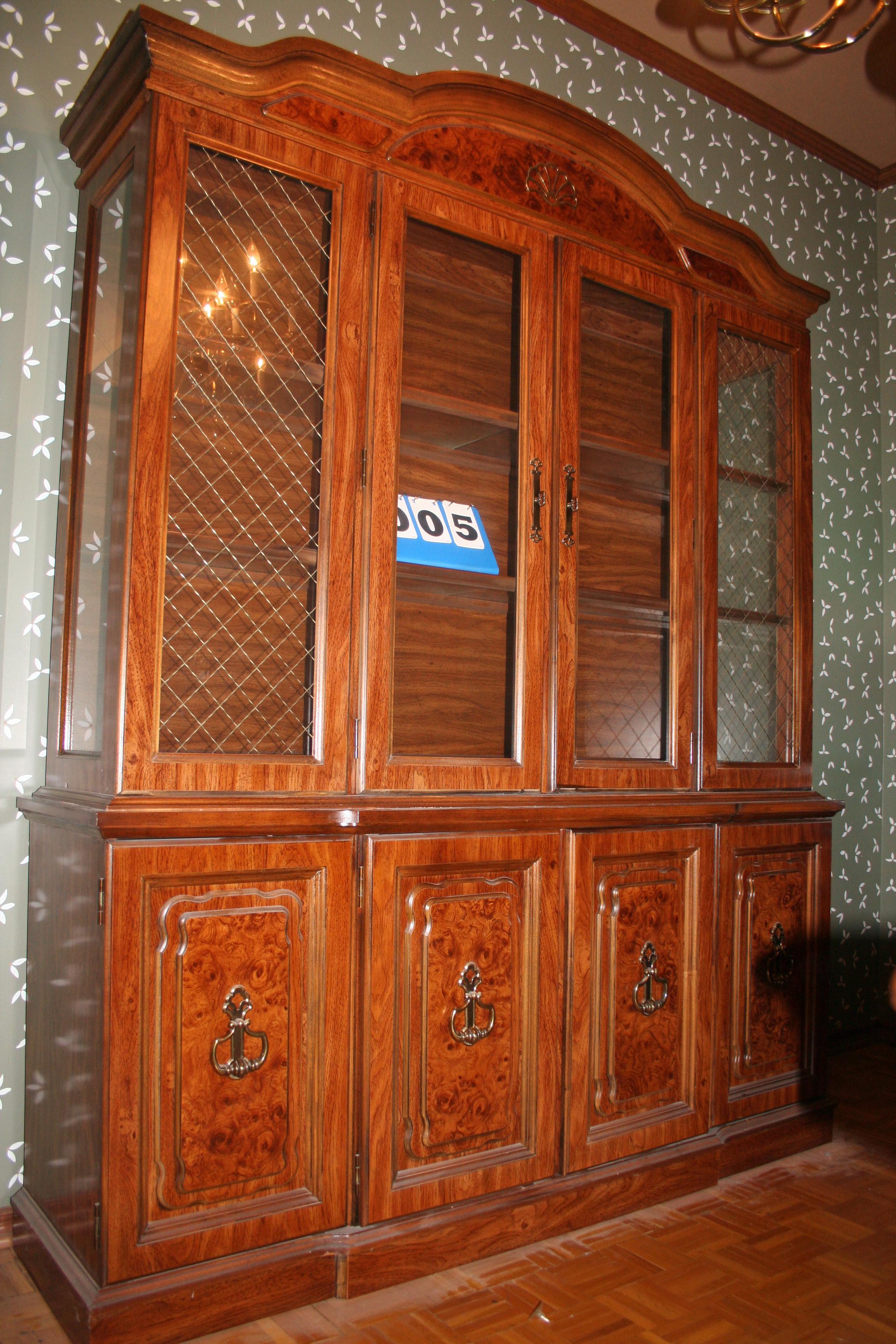 China Cabinet with Hutch