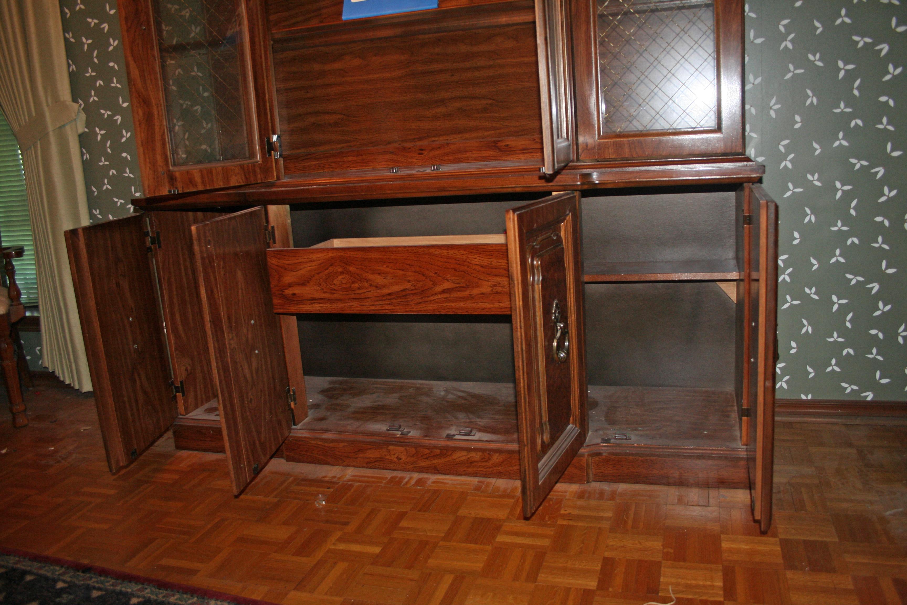 China Cabinet with Hutch