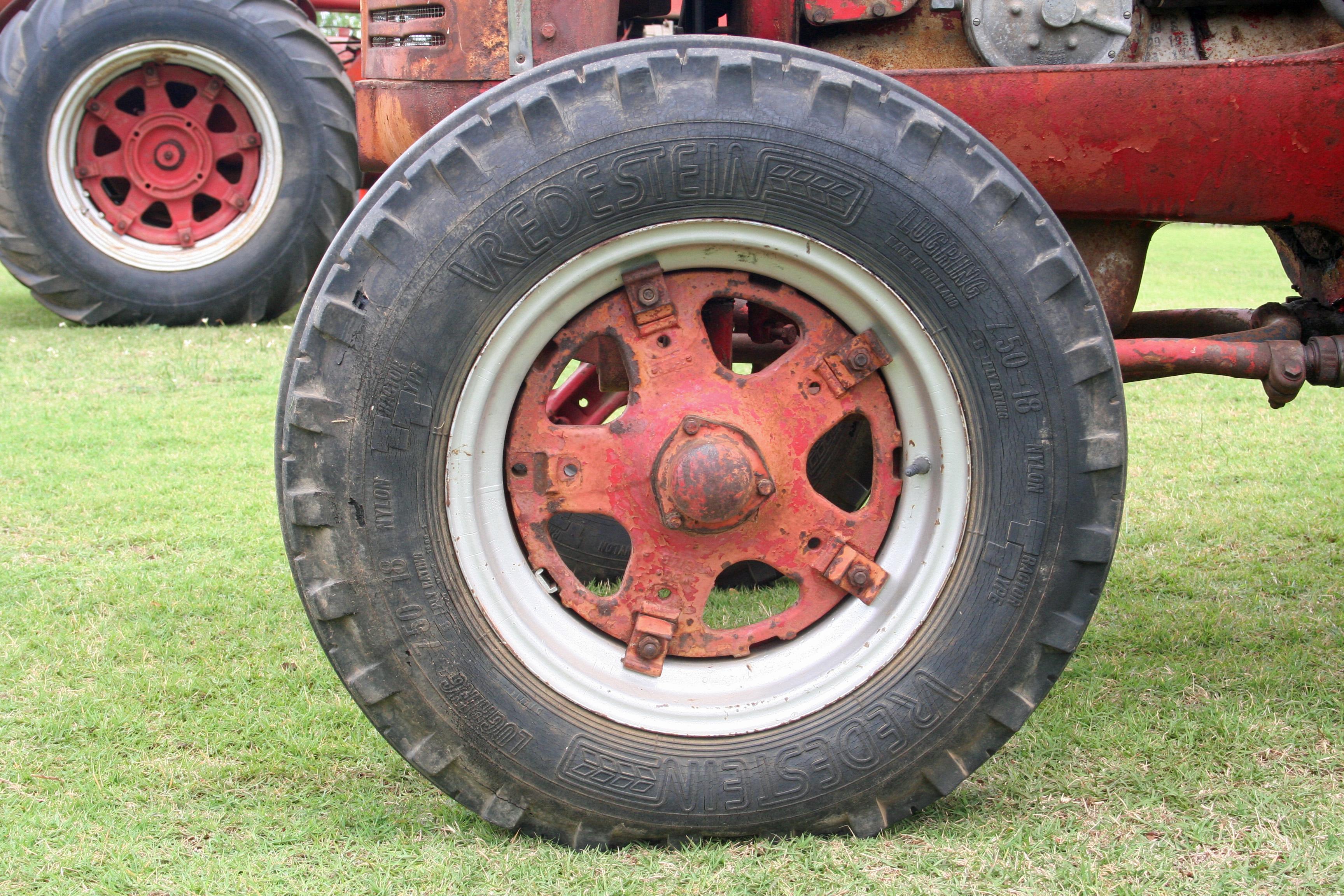 International Harvester 650 LP