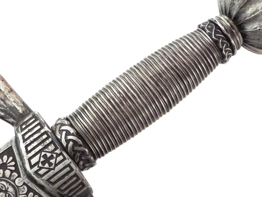 Fantastic Quality 17th C. Irish Or Scottish Broadsword Rapier With Celtic Style Decorations, Strong
