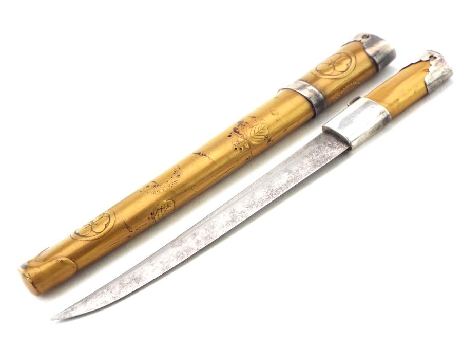 Japanese Geisha Ladies Knife With Silver Fittings. Mounted In Gold Lacquered Handle And Scabbard Wit