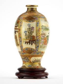 Beautiful Japanese Meiji Satsuma Vase with Fine Decorations Signed