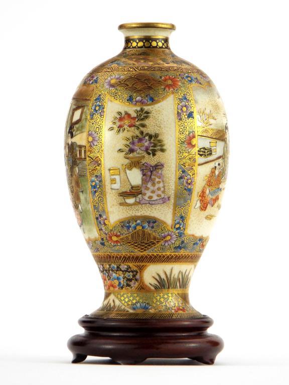 Beautiful Japanese Meiji Satsuma Vase with Fine Decorations Signed