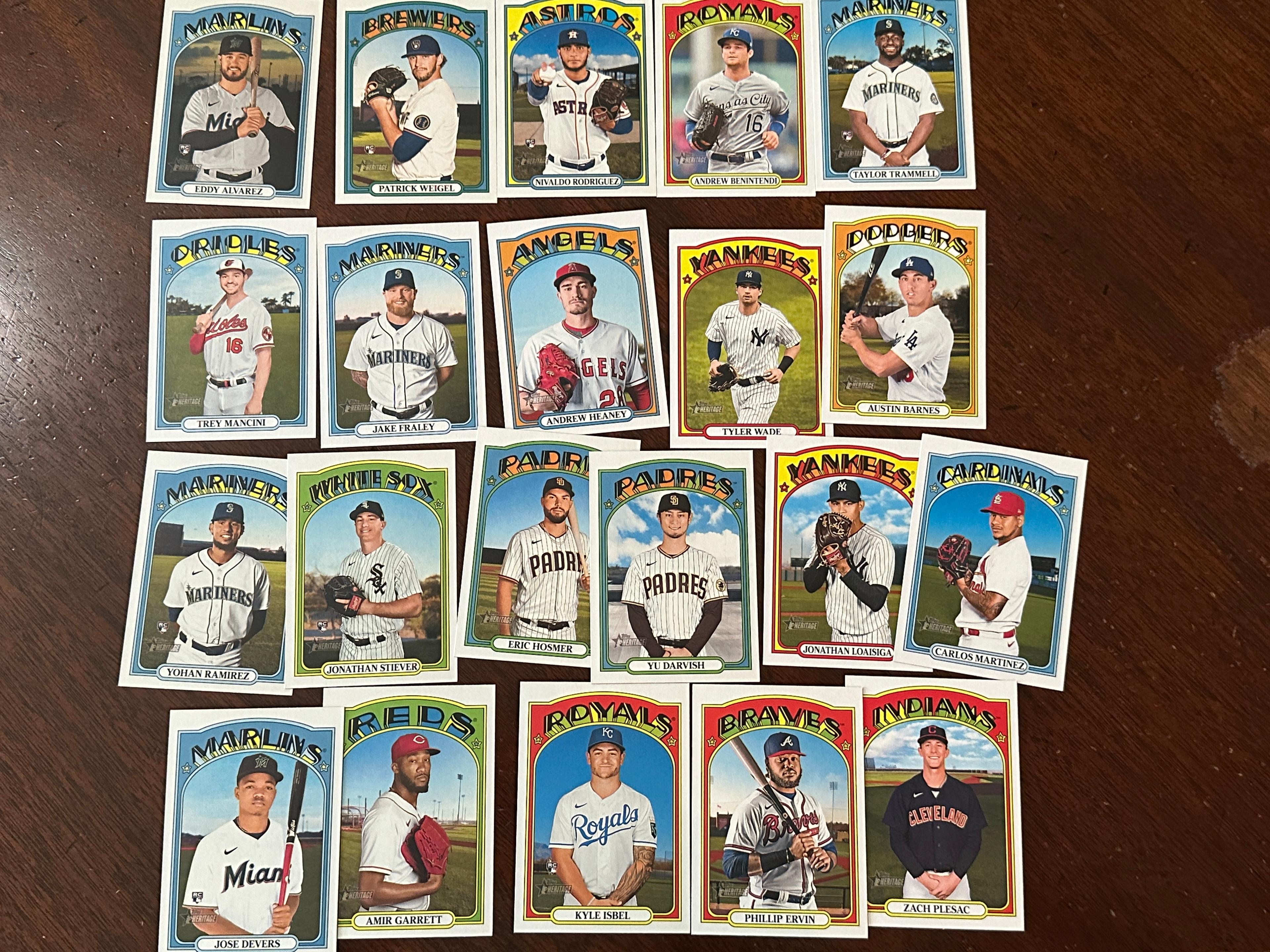 Lot of 20 Topps Heritage MLB Cards