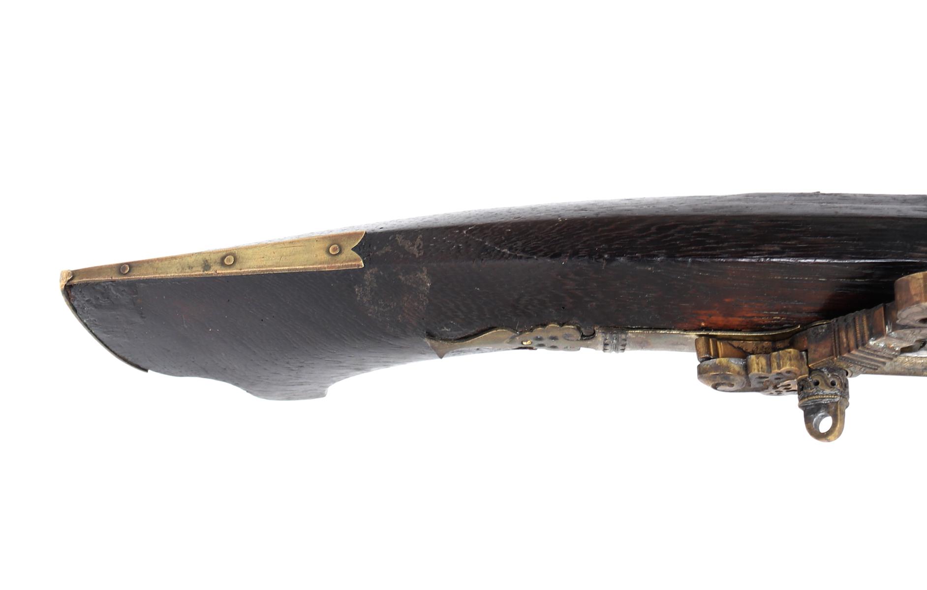 Scarce Malay "Istinggar" Matchlock Musket Rifle, 17th / 18th c.