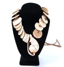 Handsome Shell Necklace, Philippines